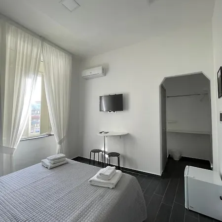 Le Porte Di - Affittacamere Napoli