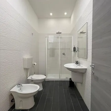 Affittacamere Le Porte Di - Napoli